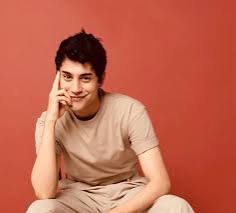 من هو إبراهيم يلدز ويكيبيديا، السيرة الذاتية عمره ديانته