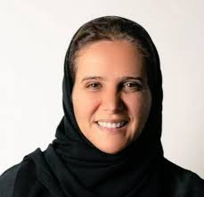 عزيزة الأحمدي ويكيبيديا، السيرة الذاتية أصلها زوجها عمرها